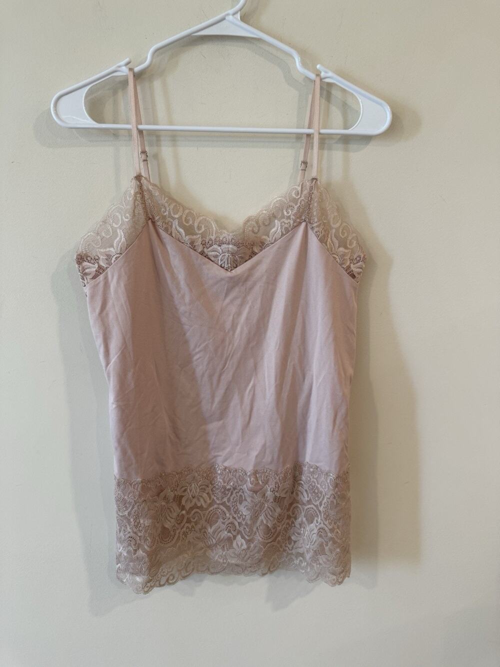 White House Black Market Cami Lace Hem Spaghetti Strap| Pink Size Large Fairy